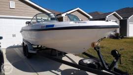 2001, Boston Whaler, 18 Ventura DC