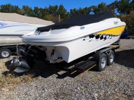 2002, Rinker, 262 Captiva SS