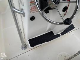 2001, Boston Whaler, 210 Outrage