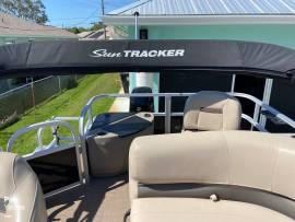 2020, Sun Tracker, 18 DLX Party Barge