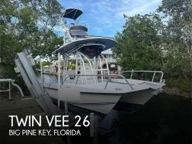 2006, Twin Vee, 26 Power catamaran Center Console VS