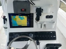 2006, Twin Vee, 26 Power catamaran Center Console VS