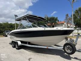 2009, Bayliner, 225 BR