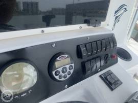 2001, Boston Whaler, 230 Outrage