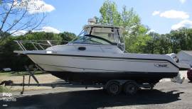 2001, Boston Whaler, 26 CONQUEST