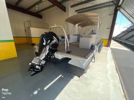 2023, Custom Built, 29 Party Barge