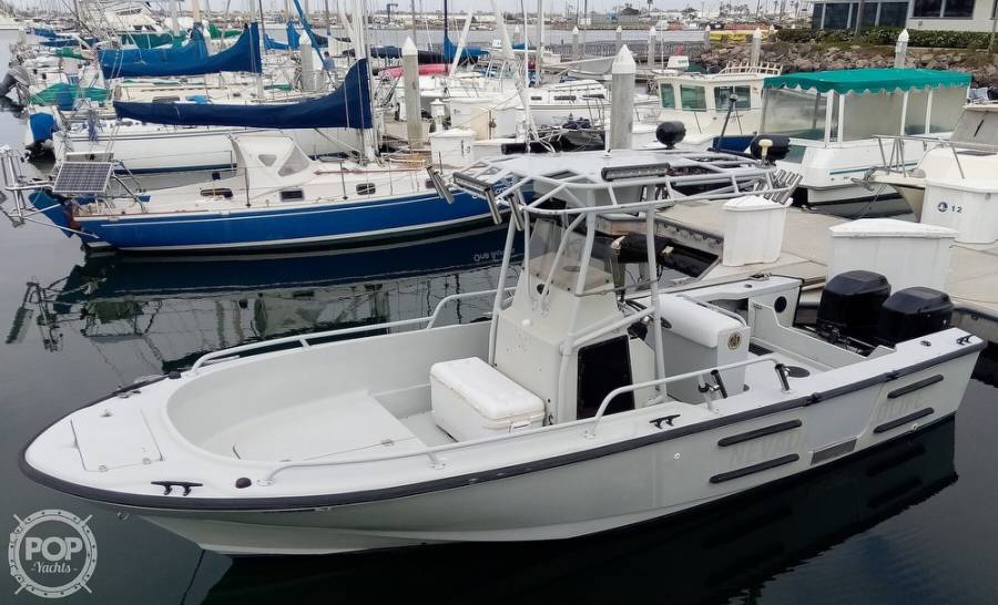 2005 Boston Whaler Outrage 240 Guardian Utility Power Boats, Center 