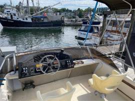 1984, Sea Ray, 30 Sportbridge