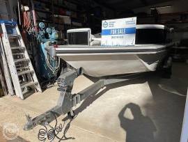 1992, Lowe, 2200 Suncruiser Deck Boat