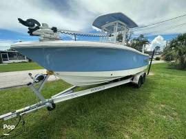 2022, Robalo, R230