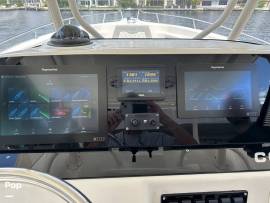 2001, Pursuit, 3070 Center Console