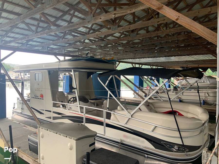 2011 Sun Tracker Party Hut 30 Regency Edition Power Boats Pontoon Boats For Sale In Albany 8891