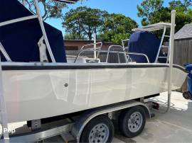 2007, Boston Whaler, 220 Dauntless