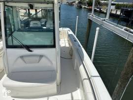 2011, Boston Whaler, 320 Outrage