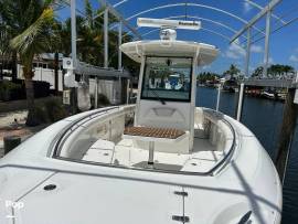 2011, Boston Whaler, 320 Outrage