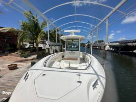 2011, Boston Whaler, 320 Outrage