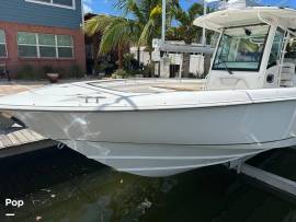 2011, Boston Whaler, 320 Outrage