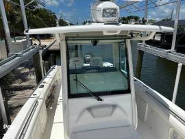 2011, Boston Whaler, 320 Outrage