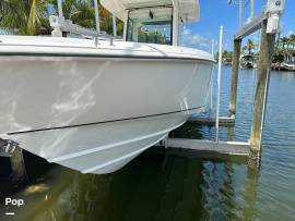 2011, Boston Whaler, 320 Outrage