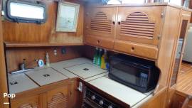 1986, Albin, 43 Sundeck