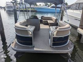 2021, Sun Tracker, 18 DLX PARTY BARGE