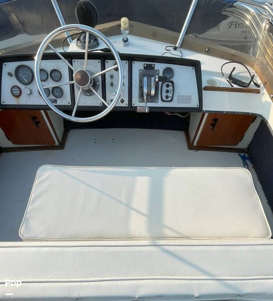 1986 Carver SANTA CRUZ 2667 Power Boats Express Cruisers For Sale