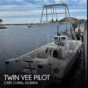 2005, Twin Vee, pilot