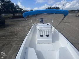 2001, Boston Whaler, 220 Dauntless