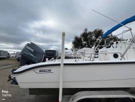 2001, Boston Whaler, 220 Dauntless