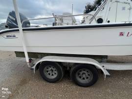 2001, Boston Whaler, 220 Dauntless