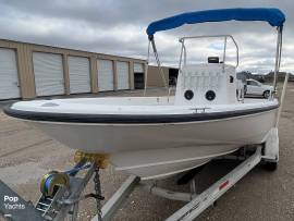 2001, Boston Whaler, 220 Dauntless