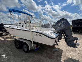 2001, Boston Whaler, 220 Dauntless