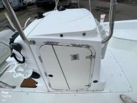 2001, Boston Whaler, 220 Dauntless