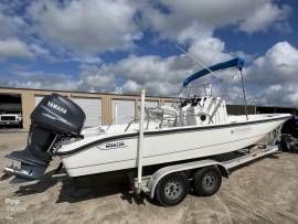 2001, Boston Whaler, 220 Dauntless