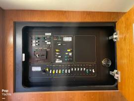 2001, Cruisers Yachts, 3572 Express