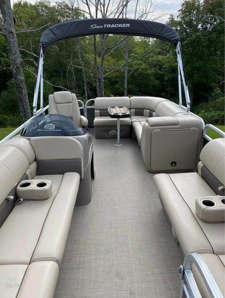 2021 Sun Tracker 20 DLX Party Barge Power Boats, Pontoon Boats For Sale ...