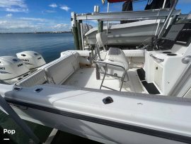 2001, Boston Whaler, 260 Outrage