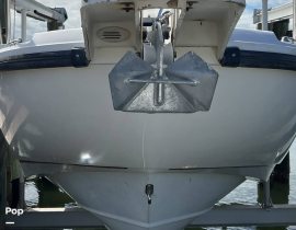 2001, Boston Whaler, 260 Outrage