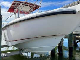 2001, Boston Whaler, 260 Outrage