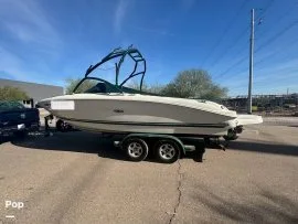 2001, Sea Ray, 230 Signature