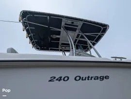 2004, Boston Whaler, 240 Outrage